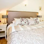 The Old Town Apartment